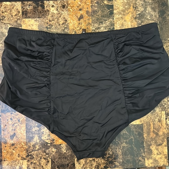 Torrid 4 High Rise Ruched Swim Bottom black - Picture 10 of 10